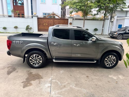 Navara 2015 អូតូ កាប់ពីតាស់ឆ្វេងកែ 21500$