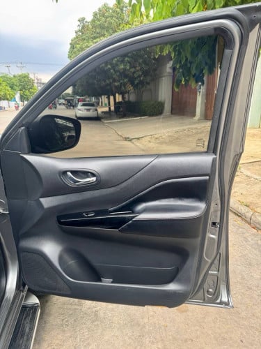 Navara 2015 អូតូ កាប់ពីតាស់ឆ្វេងកែ 21500$