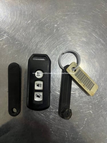 PCX020NCX កំលាំង150cc ម៉ូតូនៅស្អាត ម៉ាសុីនមុឺង💪 ថ្នាំស្រិនទាំងកាង មានលក់នៅហាង( សេង សុខឡា 9999)