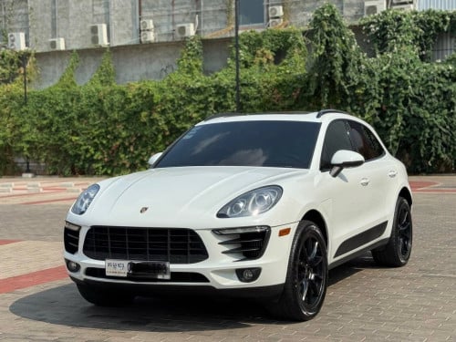 មានលុយ50%យកឡានបាប porsche macan 2015 Full Option សាំងសុទ្ធ លក់ 25500$ចចារ