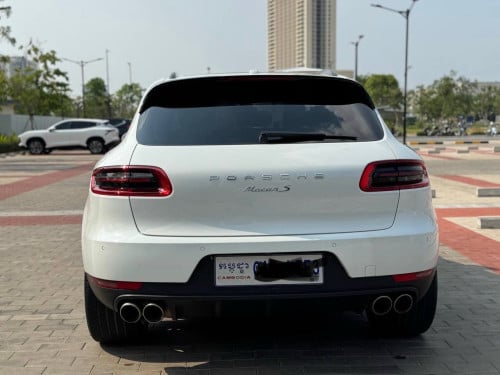 មានលុយ50%យកឡានបាប porsche macan 2015 Full Option សាំងសុទ្ធ លក់ 25500$ចចារ