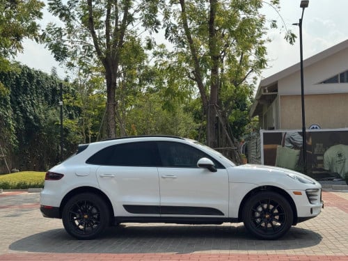 មានលុយ50%យកឡានបាប porsche macan 2015 Full Option សាំងសុទ្ធ លក់ 25500$ចចារ