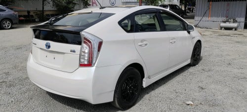 Prius 013 option 4 Delux Solar តម្លៃចរចាបាន