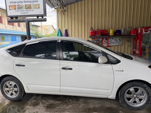 Prius 04 Half full