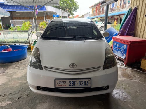 Prius 04 Half full