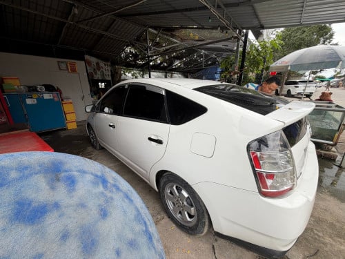 Prius 04 Half full