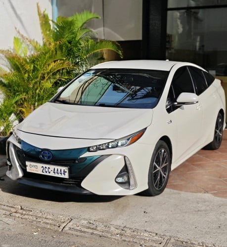 Prius Prime 2017 2CC-4444