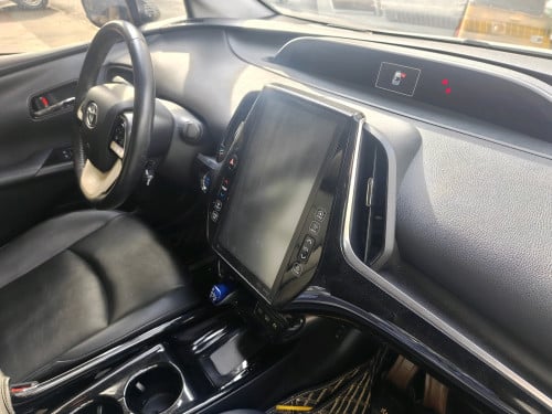 Prius Prime 2017 2CC-4444