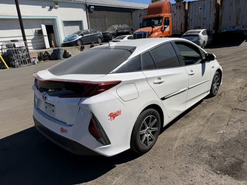 PRIUS prime Full premium 2017 បើកទូរ 08-06-2026