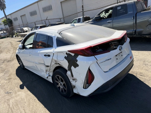 PRIUS prime Full premium 2017 បើកទូរ 08-06-2026