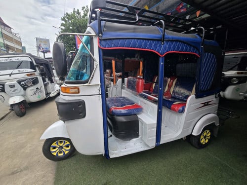 Re bajaj 2020លក់