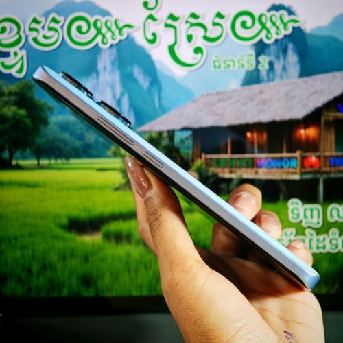 Redmi Note 13 Pro+ 5G Global (វ៉ៃដូរបាន)មានធានាច្បាស់លាស់ត្រឹមត្រូវ