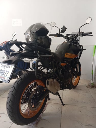 Royal Enfield himalayan 2025