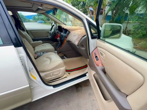 Rx300 ឆ្នាំ 00 ប៉ុង2 ឡានរៀបចំហើយ