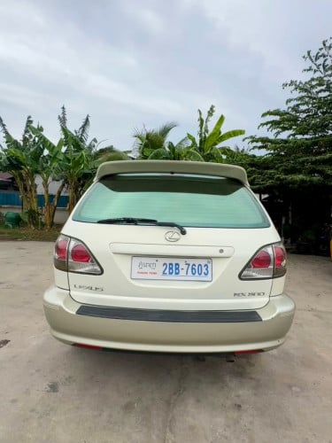 Rx300 ឆ្នាំ 00 ប៉ុង2 ឡានរៀបចំហើយ