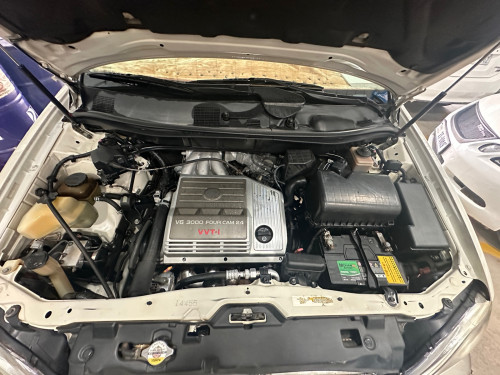 Rx300 ឆ្នាំ 00 ប៉ុង2 ឡានរៀបចំហើយ