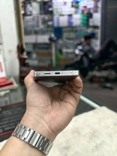 Samsung Galaxy S25 ultra 256G sim2 ក្រុមហ៊ុនស្អាត99% ម៉ាសុីនហ្សីនសំនុំណែន ត