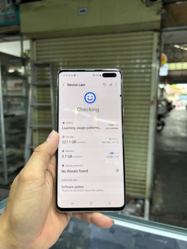 Samsung S10 5G 256G Ram8G Sim1 Korea 5g ម៉ាសុីនអេក្រង់ស្រុីនជាំ ដូរខ្នង