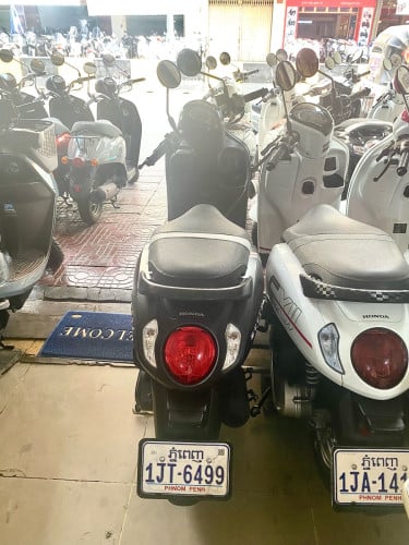 Scoopy I 2022 ( ប្រើ smarty ម៉ូតូនៅស្អាត 80% ខ្ចៅខ្ចងសំណុំសុីន)