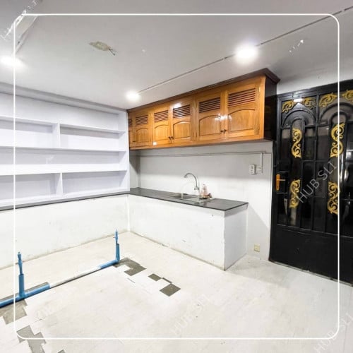 Shop for rent at BKK1 / 排屋出租​ BKK1（1层半）
