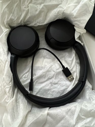 Sony WH-CH520 wireless headset (99% new)