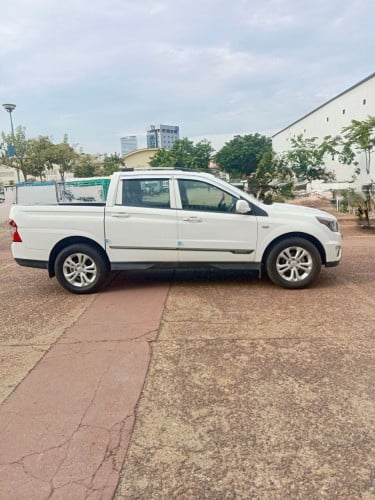 Ssangyong 2017 ប៉ុង2 ម៉ាស៊ូត ឡានស្អាត