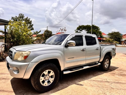 Tacoma 05 V6 ប៉ុងភ្លើង ឡានថ្មី
