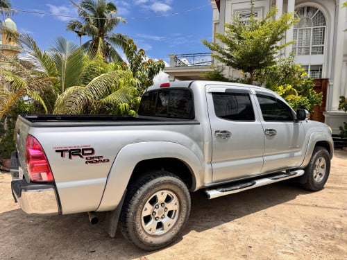 Tacoma 05 V6 ប៉ុងភ្លើង ឡានថ្មី
