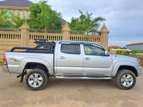 Tacoma 06 ប៉ុង1 ទ្រុងខ្លី