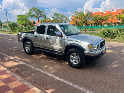 Tacoma 2002 កាប់ពីតាស់