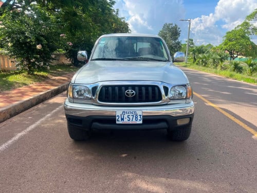 Tacoma 2002 កាប់ពីតាស់