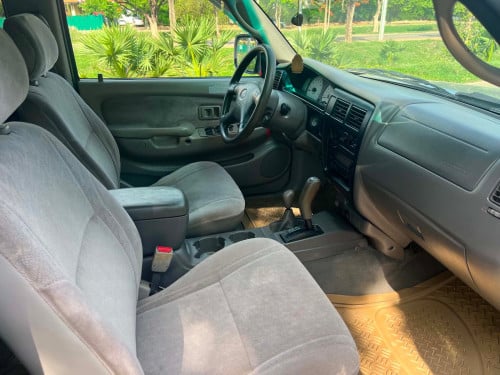 Tacoma 2002 កាប់ពីតាស់