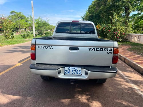Tacoma 2002 កាប់ពីតាស់