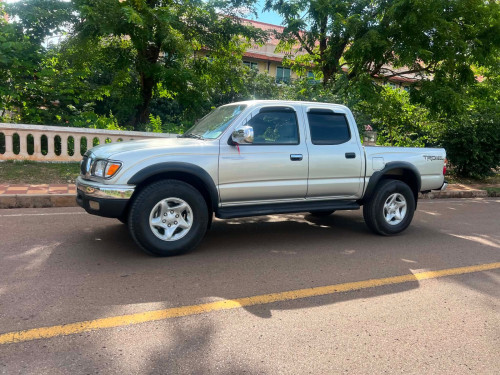Tacoma 2002 កាប់ពីតាស់