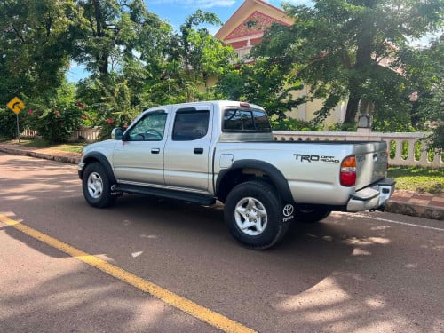 Tacoma 2002 កាប់ពីតាស់