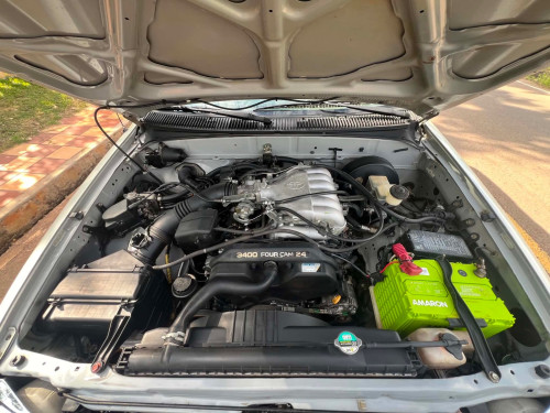 Tacoma 2002 កាប់ពីតាស់
