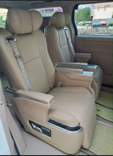 Toyota Alphard 2009 Up 2018 ឡានស្អាត​ កៅអី​ VIP ហេីយ