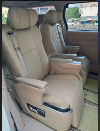 Toyota Alphard 2009 Up 2018 ឡានស្អាត​ កៅអី​ VIP ហេីយ