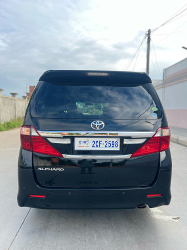 TOYOTA ALPHARD 2012
