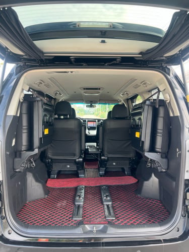 TOYOTA ALPHARD 2012