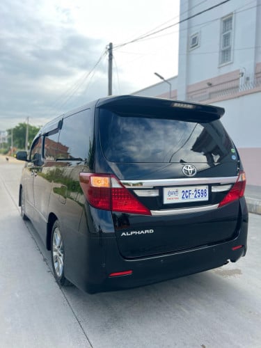 TOYOTA ALPHARD 2012