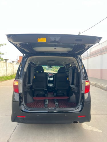 TOYOTA ALPHARD 2012