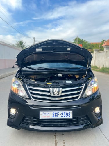 TOYOTA ALPHARD 2012