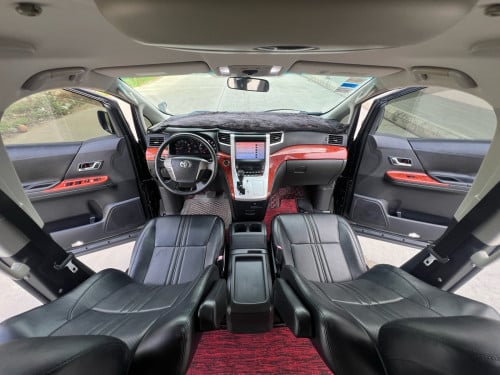 TOYOTA ALPHARD 2012