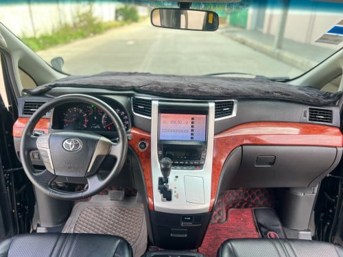 TOYOTA ALPHARD 2012