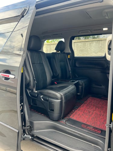 TOYOTA ALPHARD 2012