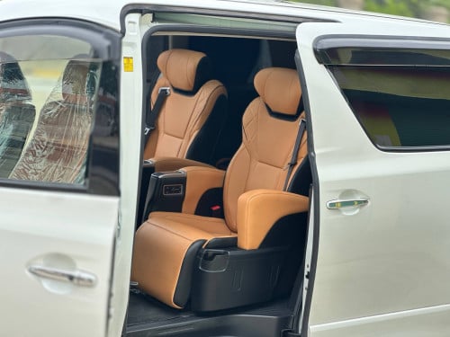 TOYOTA ALPHARD 2012 FULL OPTION VIP
