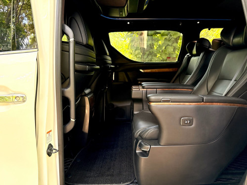 Toyota Alphard 2017 Russia ( V6 3500 CC )