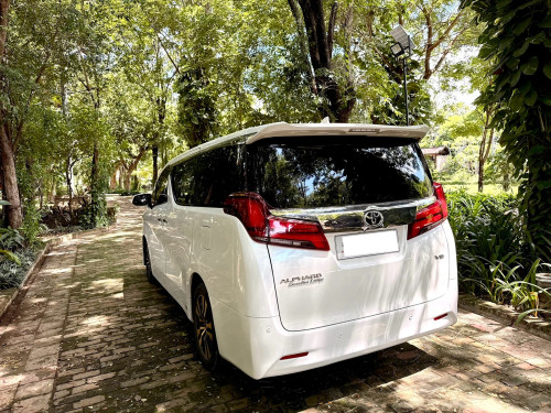 Toyota Alphard 2017 Russia ( V6 3500 CC )