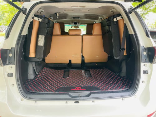Toyota fortuner ឆ្នាំ​ 2016 ពណ៌​ ស​កាំម៉ៃ​ ហ្សិន​